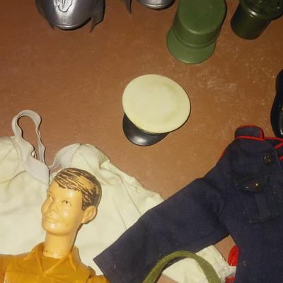 GI JOE ARMY JEEP 7000 WITH TRAILER AND GI JOE ACCESSORIES