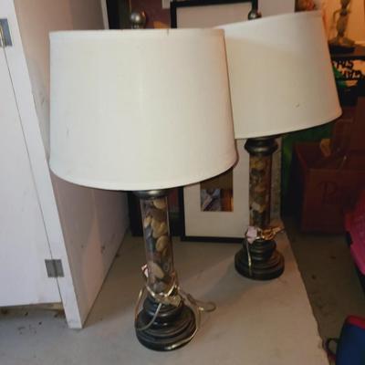 12 X 36 FRAMES AND MATCHING TABLE LAMPS PLUS 2 THROW RUGS