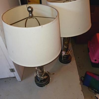 12 X 36 FRAMES AND MATCHING TABLE LAMPS PLUS 2 THROW RUGS