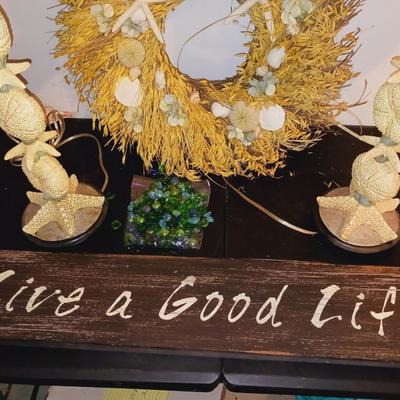 SEASHELL LAMPS AND WREATH PLUS SIGN & 2 THROW RUGS