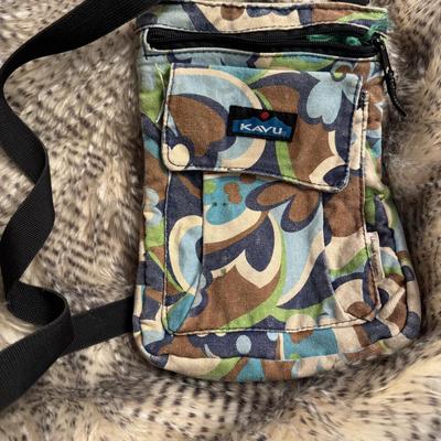 KAYU women’s medium size shoulder purse