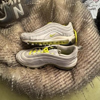 Nike Air Max 95 yellow size 5.5