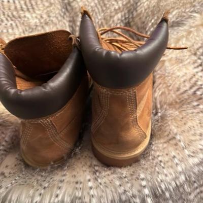 Timberlands brown leather size 6