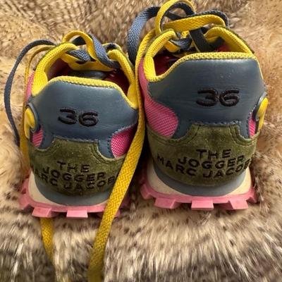 The Jogger Mark Jacobs size 7