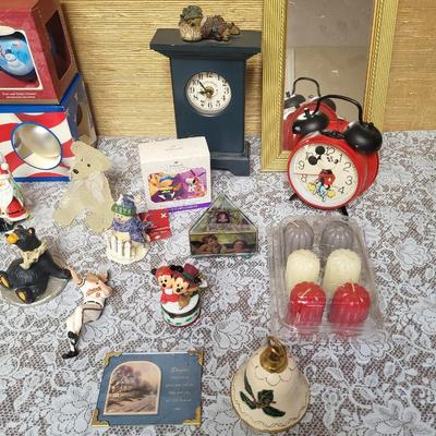 COLLECTIBLES AND KNICK KNACKS