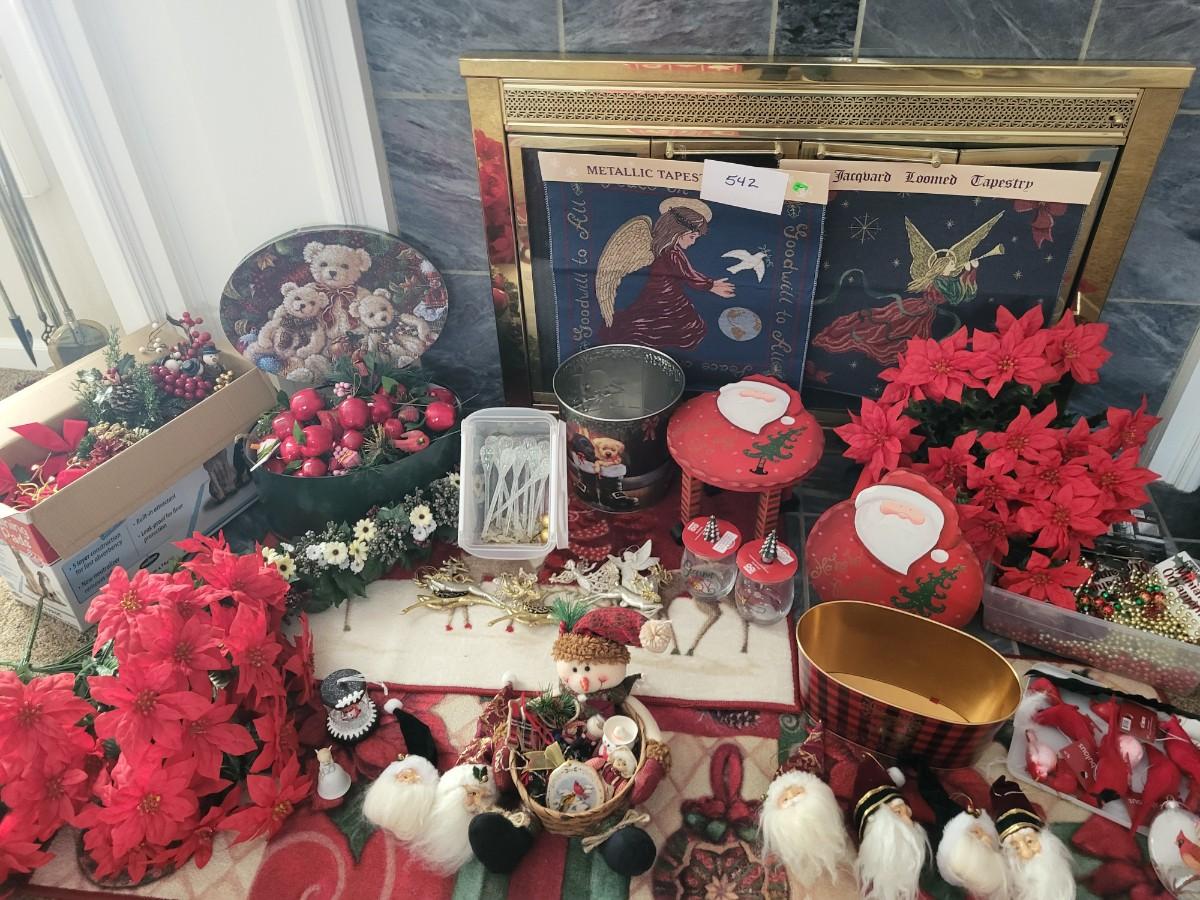 super-duper-christmas-lot-estatesales