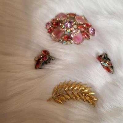 RED HAT CLUB ITEMS