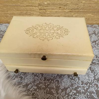SOME COSTUME JEWELRY AND A JEWELRY BOX