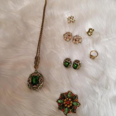 VINTAGE COSTUME JEWELRY