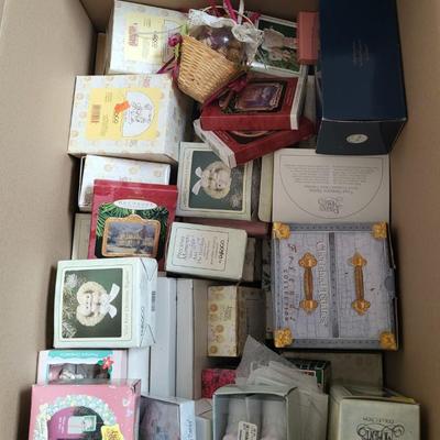 BOX OF MOSTLY PRECIOUS MOMENTS