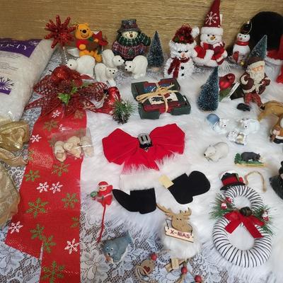 MANY VERY NICE ORNAMENTS AND OTHER CHRISTMAS DECORATIONS