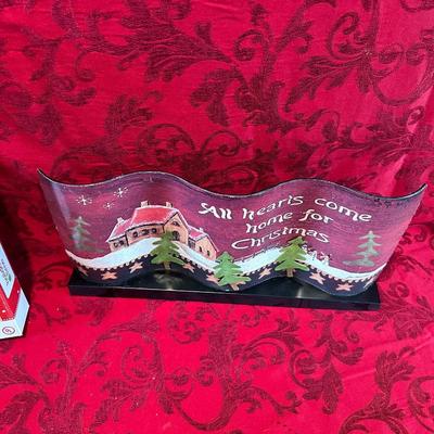CHRISTMAS THEMED MANTLE/SHELF DECORATIONS