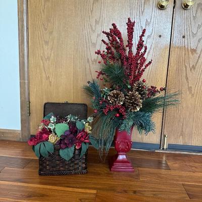 CHRISTMAS FLORAL DECORATIONS