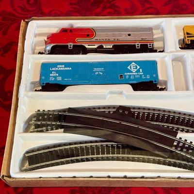 VINTAGE BACHMANN DIESEL HUSTLER HO SCALE ELECTRIC TRAIN SET