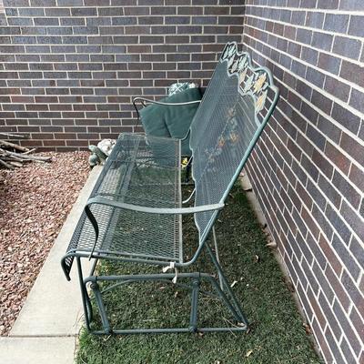 METAL PATIO GLIDER