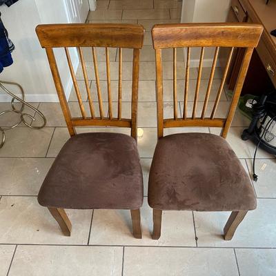ROUND DRUM DROP LEAF TABLE WITH 4 SEAT CUSHIONED CHAIRS