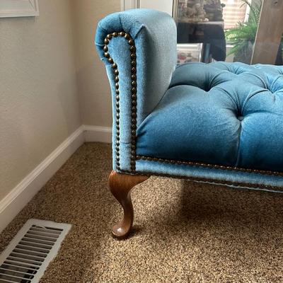 BEAUTIFUL BACKLESS ROLLED ARMED TUFTED BENCH