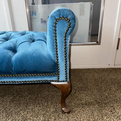 BEAUTIFUL BACKLESS ROLLED ARMED TUFTED BENCH