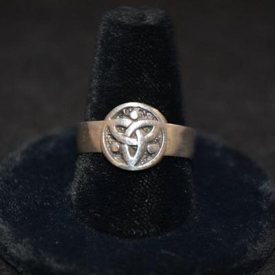 925 Sterling Celtic Trinity Knot Ring Size 9 5.1g
