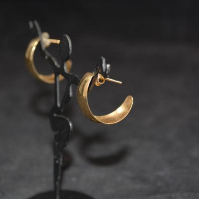 14k Gold Half-Hoop Earrings 2.5g