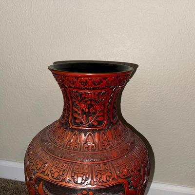 CHINESE CINNABAR LACQUERED VASE