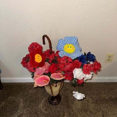 UMBRELLA SHAPED FLOWER VASE WITH FAUX FLOWERS