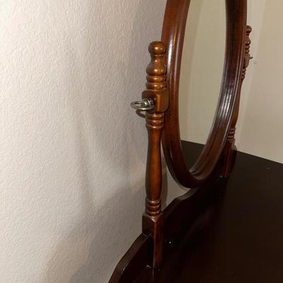 ELEGANT VANITY TABLE WITH TAPESTRY STOOL