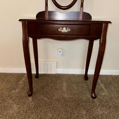 ELEGANT VANITY TABLE WITH TAPESTRY STOOL