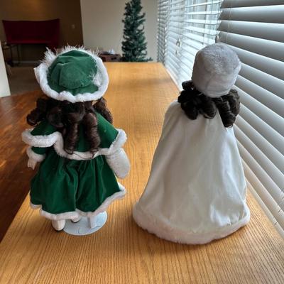 HOUSE OF LLOYD CHRISTMAS AROUND THE WORLD PORCELAIN DOLLS