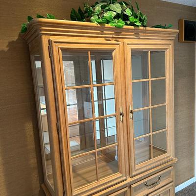STANLEY FURNITURE LIGHTED CHINA CABINET
