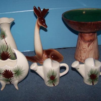 LOT 9 GREAT VINTAGE POTTERY SOME LOVELAND-PINECONES