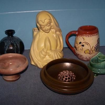 LOT 10 FAB VINTAGE SIGNED POTTERY GOUDA/HULL plus