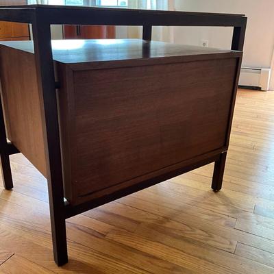 833 Mid Century Modern Exposed Framework Mahogany Stand