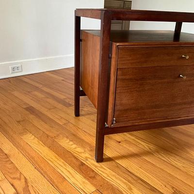 833 Mid Century Modern Exposed Framework Mahogany Stand