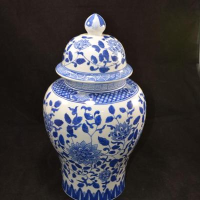 Set of 2 Blue and White Chinese Ceramic Ginger Jar and Vase 15.5