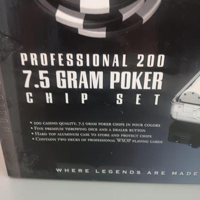 EXCALIBUR PROFESSIONAL 200 7.5 GRAM POKER CHIP SET PLUS DECKS OF CARDS AND THE GAME PIT
