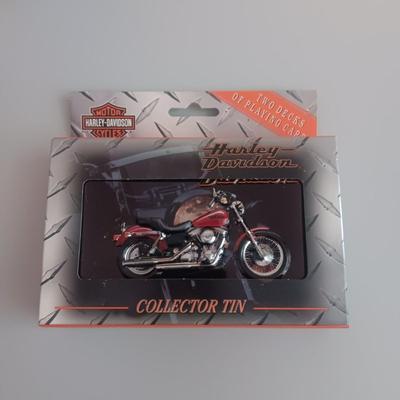 NEW TEXAS HOLD'EM POKER SET, HARLEY DAVIDS0N 2 DECK OF CARDS AND CARD SHUFFLER