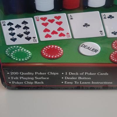 NEW TEXAS HOLD'EM POKER SET, HARLEY DAVIDS0N 2 DECK OF CARDS AND CARD SHUFFLER