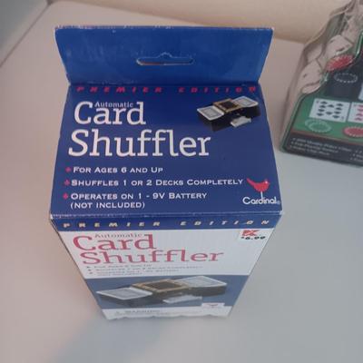 NEW TEXAS HOLD'EM POKER SET, HARLEY DAVIDS0N 2 DECK OF CARDS AND CARD SHUFFLER