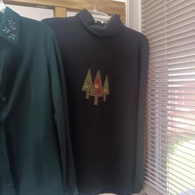 CHRISTOPHER & BANKS LADIES SWEATERS SIZE LARGE