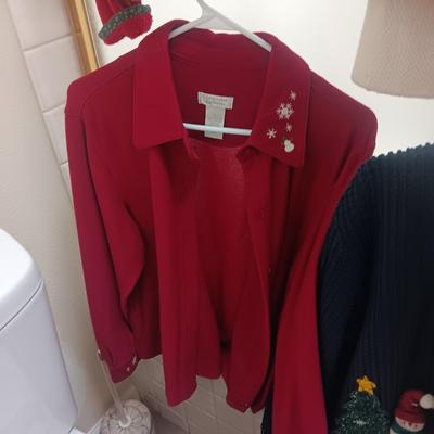 CHRISTOPHER & BANKS LADIES SWEATERS SIZE LARGE