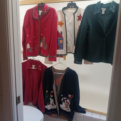 CHRISTOPHER & BANKS LADIES SWEATERS SIZE LARGE