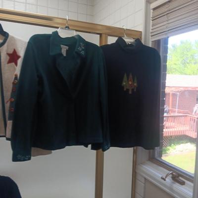 CHRISTOPHER & BANKS LADIES SWEATERS SIZE LARGE
