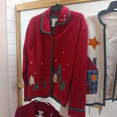 CHRISTOPHER & BANKS LADIES SWEATERS SIZE LARGE