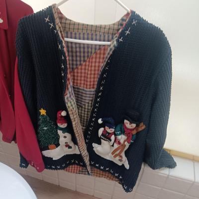 CHRISTOPHER & BANKS LADIES SWEATERS SIZE LARGE