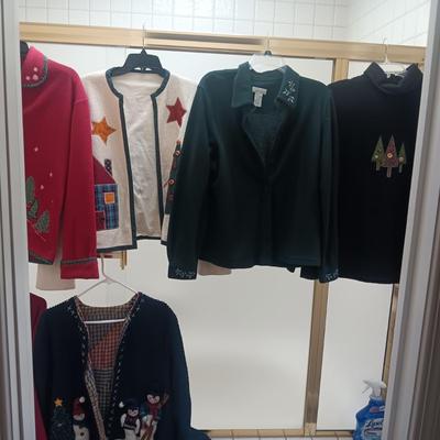 CHRISTOPHER & BANKS LADIES SWEATERS SIZE LARGE