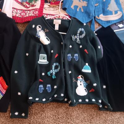 LADIES SWEATER & VESTS MOST ARE SIZE LARGE