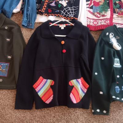 LADIES SWEATER & VESTS MOST ARE SIZE LARGE