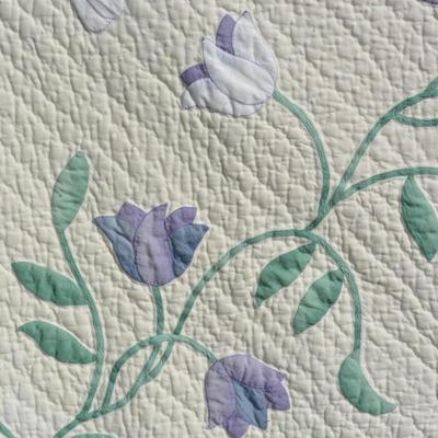 Stunning Mottled Floral Applique Finely Hand Stitched Quilt 90