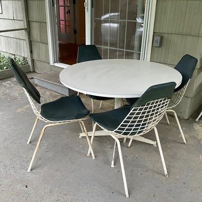 846 Mid Century Modern Outdoor Table and Chair Set by Chromecraft